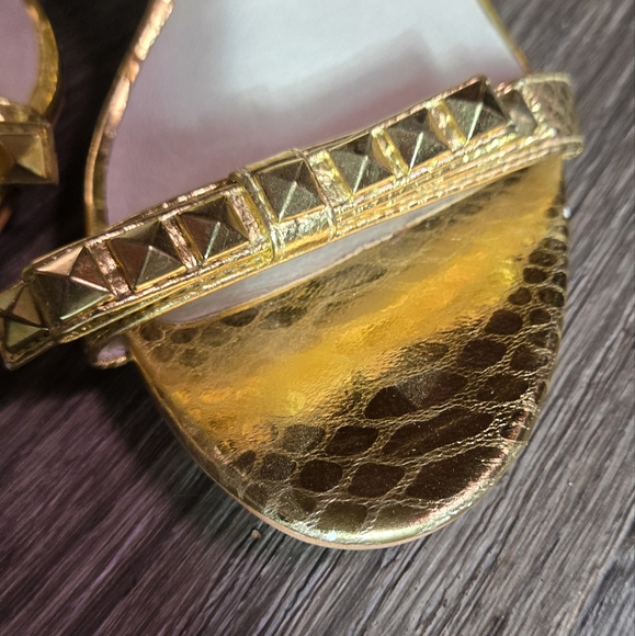 Michael Kors Gold Women's Sandals sz8M - Picture 4 of 8